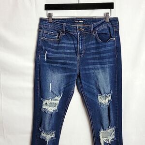 🖤5/$20🖤 FASHION NOVA.. dark wash, distressed jeans..